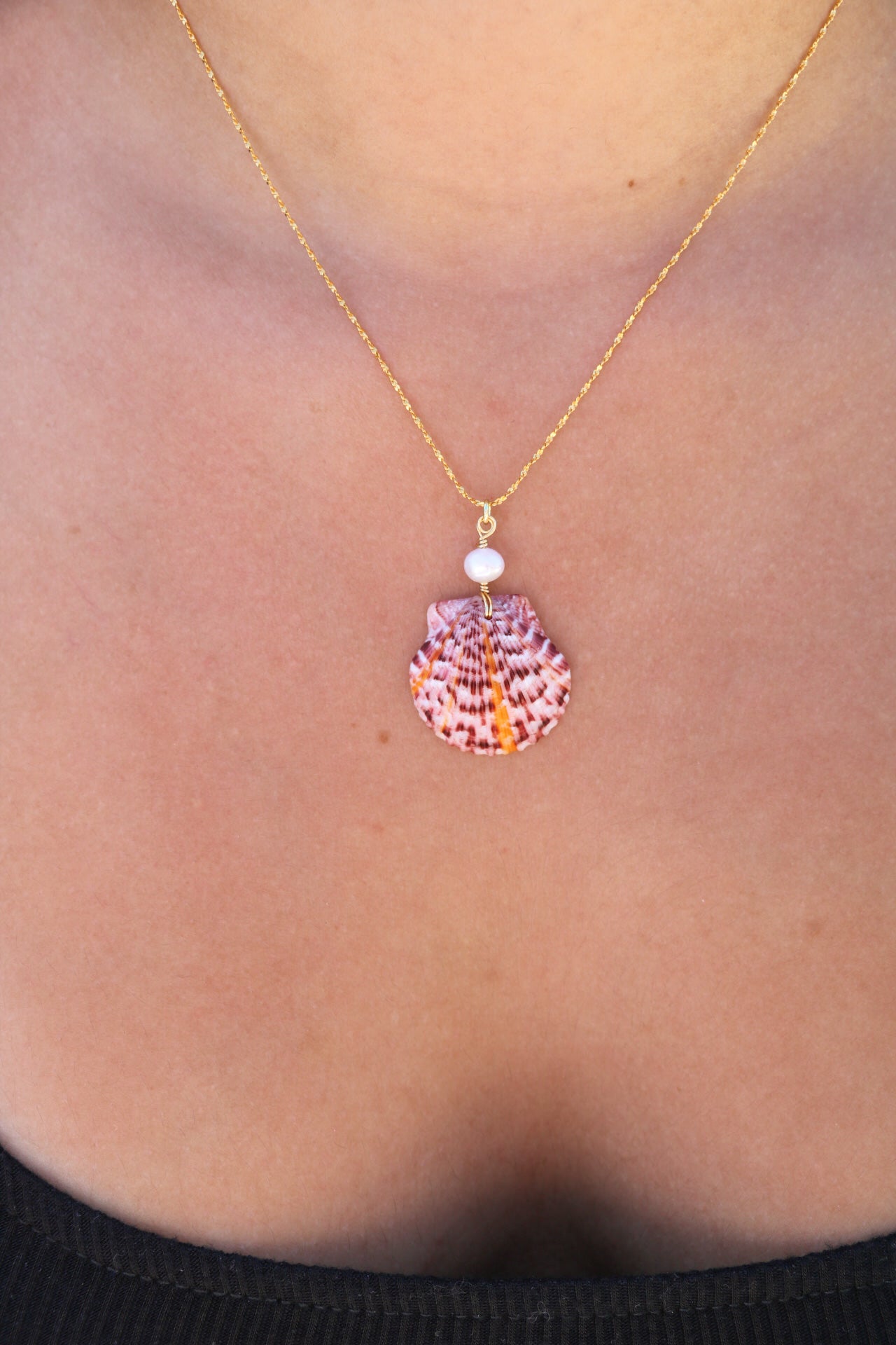 RARE FIND Sun Rays Calico Shell Waikiki Necklace