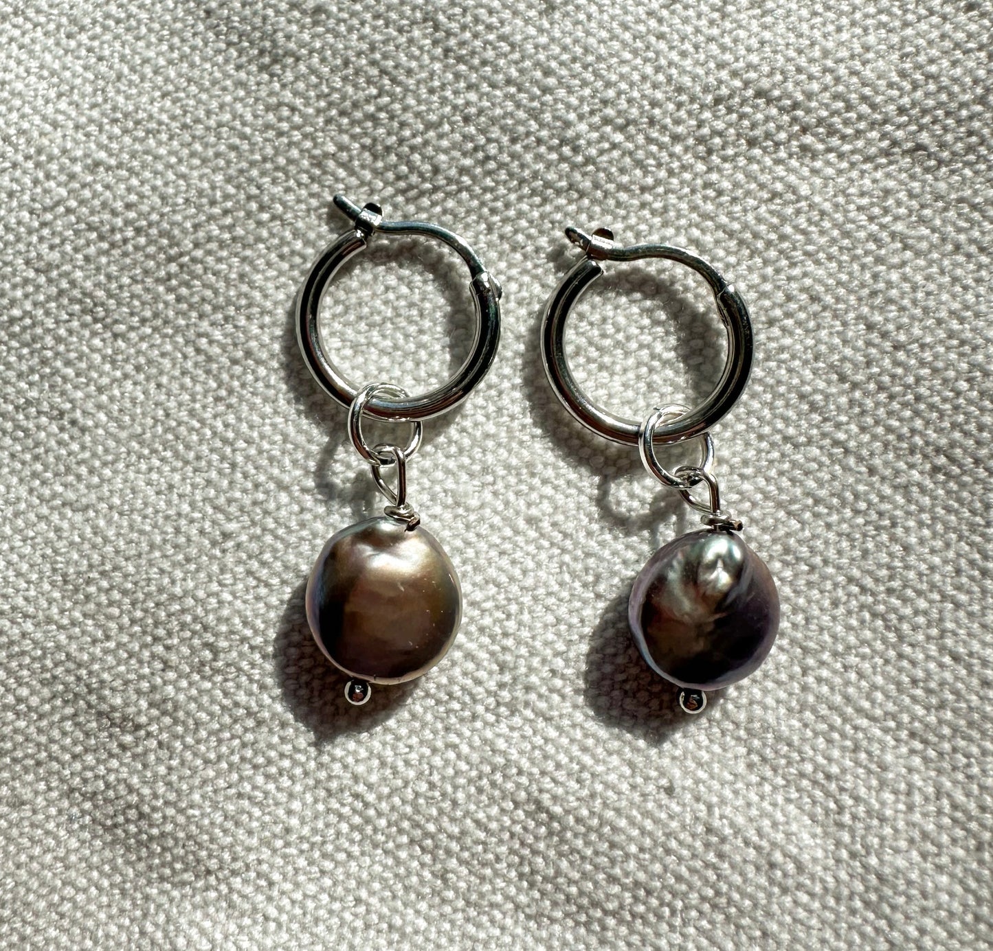 The Aluna Tahitian Silver Flat Pearl Hoops